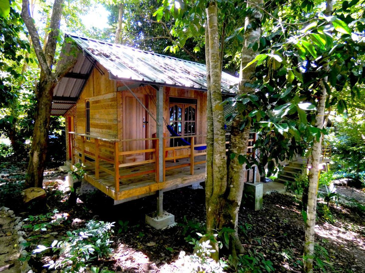 Olala Cafe & Bungalows Сабанг Экстерьер фото