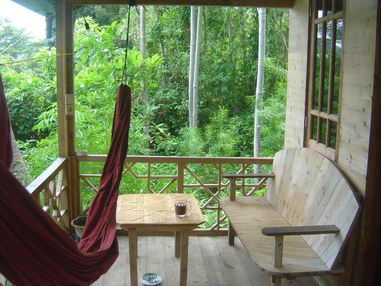 Olala Cafe & Bungalows Сабанг Экстерьер фото